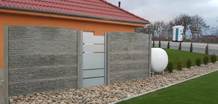 Pflegeleichte Vorgartengestaltung von Rein & Gartenservice in Altdorf bei Nürnberg